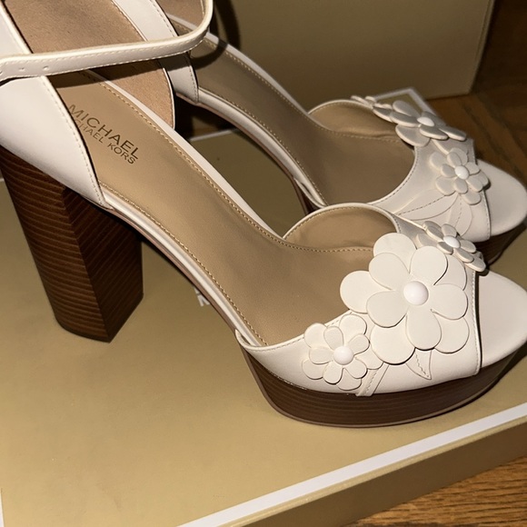 Brand New Michael Kors Flora Platform Heels - Picture 2 of 3